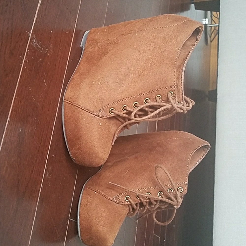 Perfect brown bootie for fall 🍁 or winter ❄